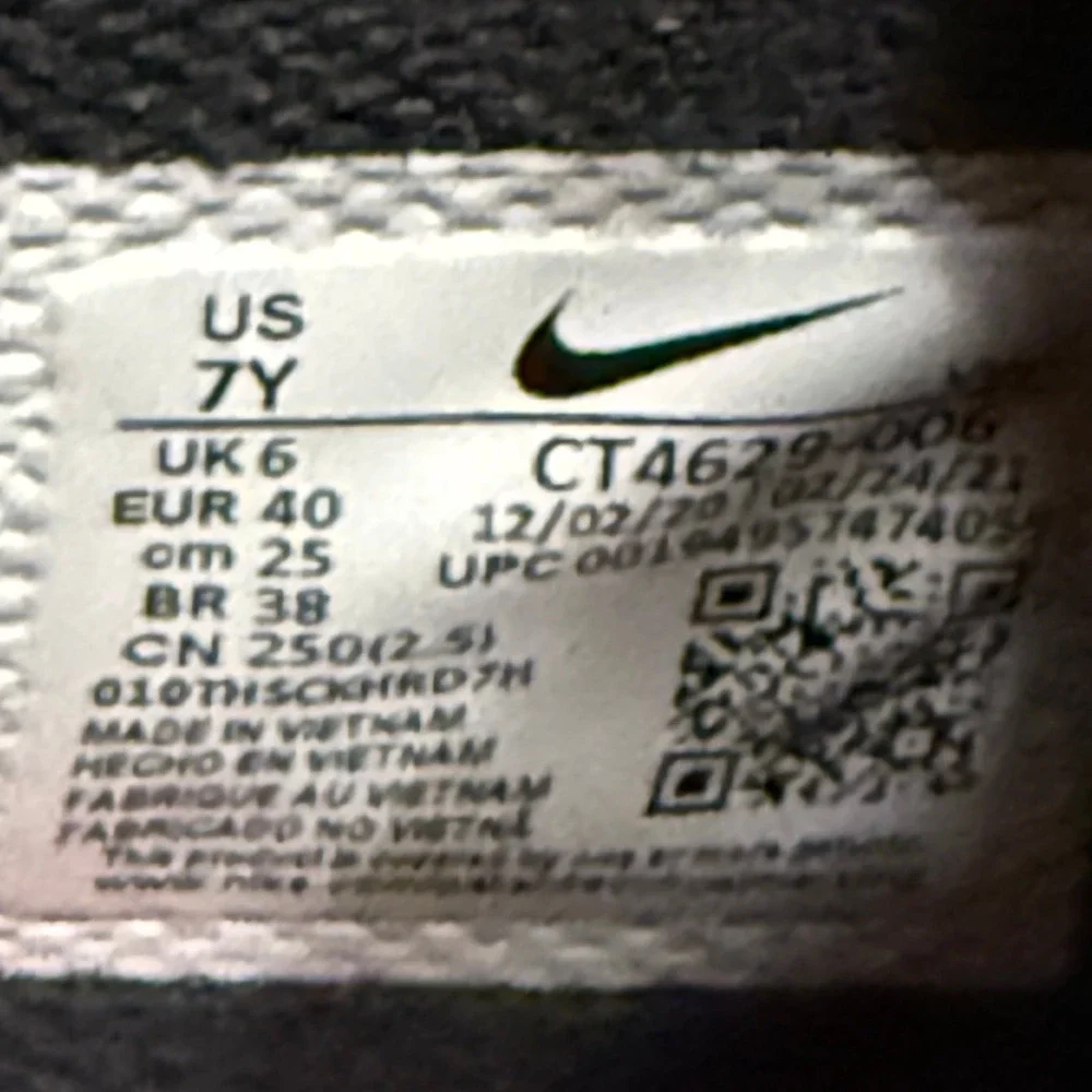 Nike Lebron Witness 5 Air Zoom Youth‎ size 7 Basketball Shoes platinum dew